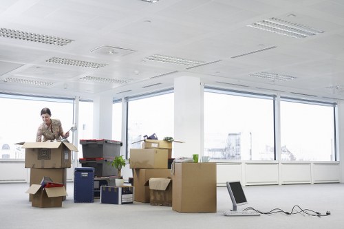 Free quote policy for Man With Van Queens Park services